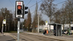 Auf der Haltestelle Rädlerweg kam es zu zwölf Fällen schwerer Sachbeschädigung mit einem hohen ...