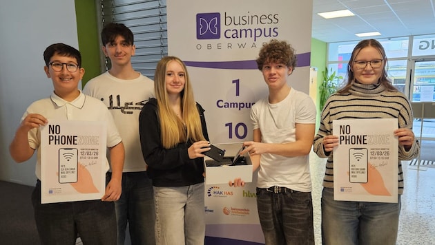 Einen Vormittag verzichten die Schüler auf ihr Smartphone.