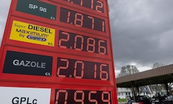 Der Krieg im Nahen Osten hat zu einem Anstieg der Ölpreise geführt, was sich negativ auf die ...