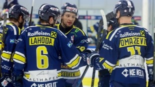 Freuten sich über den ersten Sieg: Die Zeller Eisbären.