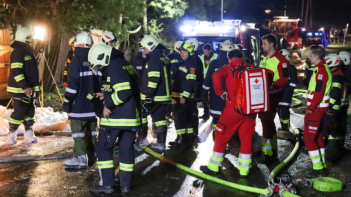 Insgesamt waren acht Feuerwehren im Einsatz.