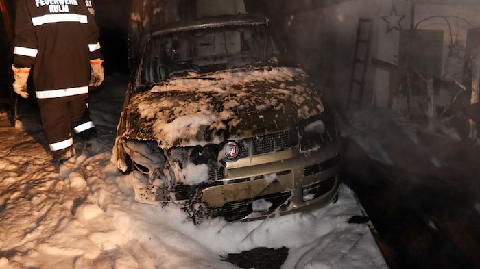 Das Auto, das Feuer gefangen hatte.