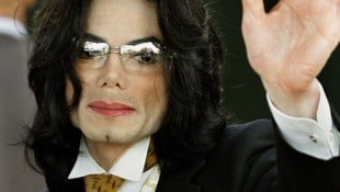 Eine Familie aus dem Umfeld von Michael Jackson erhob jetzt neue, schwere Vorwürfe gegen den ...