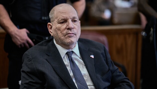 Harvey Weinstein hat erstmals ein Interview über sein Leben im Gefängnis gegeben.