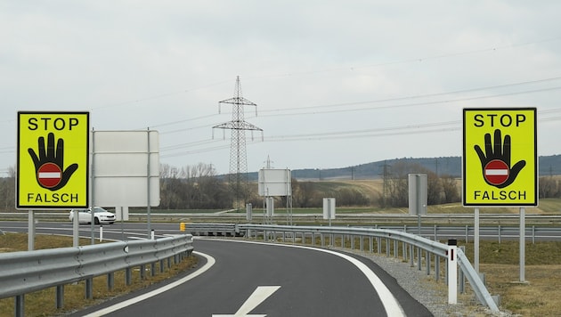 Der Schlepper fuhr falsch auf die S7 auf und zog so die Aufmerksamkeit der Polizei auf sich ...