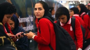 Die Abreise des iranischen Frauen-Fußballnationalteams aus Australien verlief Augenzeugen ...