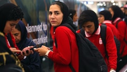 Die Abreise des iranischen Frauen-Fußballnationalteams aus Australien verlief Augenzeugen ...