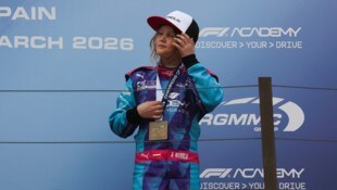 Anna Makolm fühlt sich am Podest sichtlich wohl.