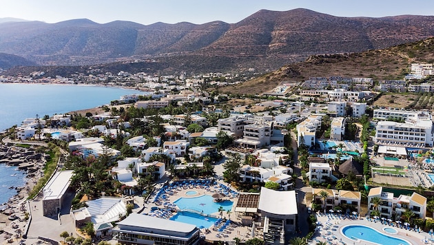Die Insel Kreta (hier im Bild Hotelanlagen in Chersonisos) ist eines der wichtigsten ...