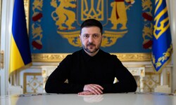 Der ukrainische Präsident Wolodymyr Selenskyj ist mit den USA in Kontakt, um „die Diplomatie neu ...
