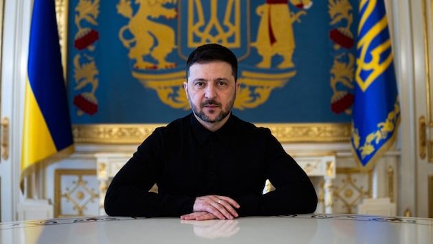 Der ukrainische Präsident Wolodymyr Selenskyj ist mit den USA in Kontakt, um „die Diplomatie neu ...
