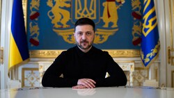 Der ukrainische Präsident Wolodymyr Selenskyj ist mit den USA in Kontakt, um „die Diplomatie neu ...