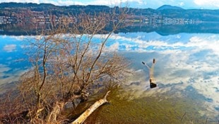 Blick auf den Wörthersee von Velden aus im Vorfrühling: Noch ist es ruhig am See. Geschätzt wird ...