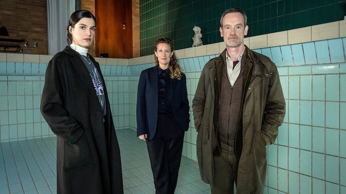 Neue Kollegin für Faber und Klasnić – „Tatort: Blut und Wasser“: v.l.n.r. Leo Sturm (Sophia ...