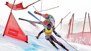 Tristan Takats (in rot) stürzte in Veysonne schwer. 