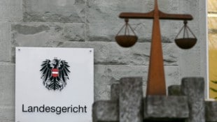 Eine 36-Jährige soll einen frührenen Mitglied der „Hells Angels“ Haftvorteile verschafft haben ...
