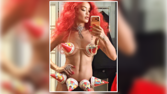 Rita Ora sorgt mit diesem Look für jede Menge Aufsehen.