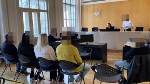 Auf eine Diversion wollte sich niemand einlassen – die Angeklagten beharrten darauf, in Notwehr ...