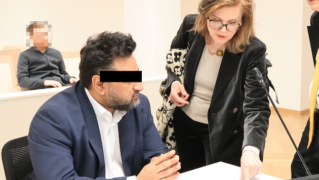 Danny K. mit seiner Verteidigerin Astrid Wagner im Wiener Landl.