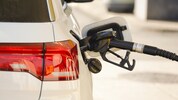 Ob man vorausschauend lenkt oder aufs Gas steigt und dann kräftig abbremst – den Unterschied ...