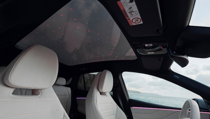 Das (nicht zu öffnende) Glasdach ist Serie, der Sternenhimmel nicht.