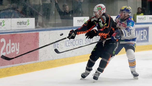 Chris Collins (li.) holte sich im Viertelfinale gegen Villach mit seinen 99ers den ersten Sieg.