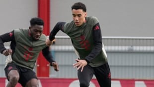 Alphonso Davies (l.) und Jamal Musiala haben sich erneut verletzt.