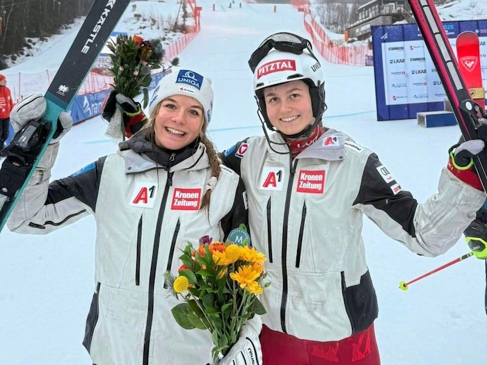 Unsere Medaillengewinnerinnen Pia Hauzenberger (li.) und Leonie Raich.