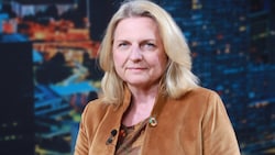 Nach dem Bruch der Regierung wegen der Ibiza-Affäre fiel Kneissl bei der FPÖ in Ungnade, weil ...