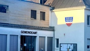 Die FPÖ in Rohrau wollte dem Ortschef wegen des Volkschulumbaus das Misstrauen aussprechen.