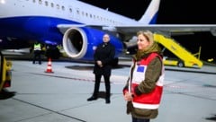 Meinl-Reisinger empfing Rückkehrer teilweise persönlich.