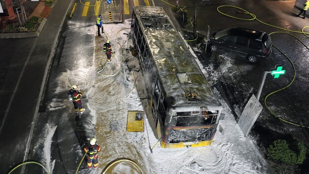 Ein terroristischer Hintergrund wird nicht vermutet.