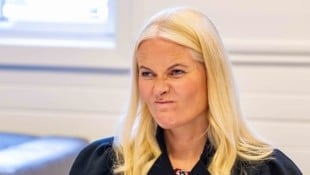 Eine alte Dating-Show mit Kronprinzessin Mette-Marit ist wieder aufgetaucht – obwohl der Sender ...