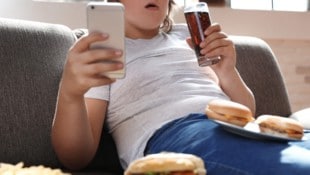 Viele Jugendliche empfinden sich als zu dick – der Wunsch, abzunehmen, ist entsprechend groß.