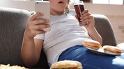 Viele Jugendliche empfinden sich als zu dick – der Wunsch, abzunehmen, ist entsprechend groß.