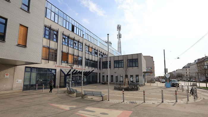 Die Integrative Schule in Hernals. Hier lauerte der Mann dem Mädchen auf.