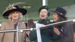 Kates Mama sorgt für die royale Überraschung des Jahres: Beim Cheltenham Festival strahlte ...