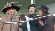 Kates Mama sorgt für die royale Überraschung des Jahres: Beim Cheltenham Festival strahlte ...