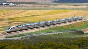 Der Al Boraq ist der erste Hochgeschwindigkeitszug Afrikas und erreicht in Marokko die ...