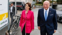 Bundeskanzler Christian Stocker besucht Landeshauptfrau Karoline Edtstadler (beide ÖVP)