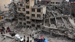 Der Krieg im Iran kostet nicht nur Milliarden, auch viele Menschen finden den Tod. Andere ...