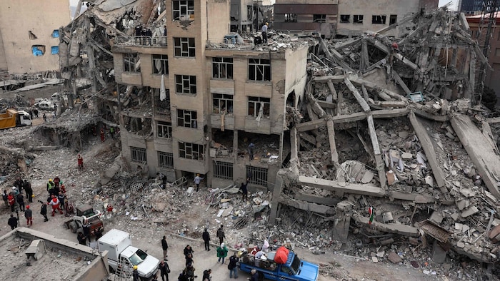 Der Krieg im Iran kostet nicht nur Milliarden, auch viele Menschen finden den Tod. Andere ...