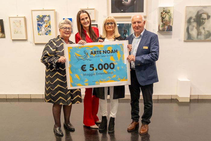 Mit dem Spendenscheck für die Tierecke kann viel Gutes getan werden!