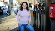 Theresia Mitterbauer betreibt die Tankstelle in Handenberg (OÖ) – der große Ansturm nach ...