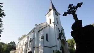 Unbekannte drangen in der Nacht auf Mittwoch unbemerkt in das Pfarrheim Schwarzenberg am ...