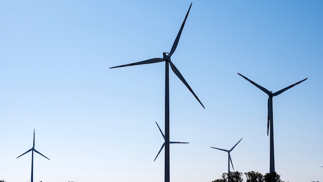 Drei geplante Windräder regen im Waldviertel ordentlich auf. Doch die Menge an Strom, die sie ...