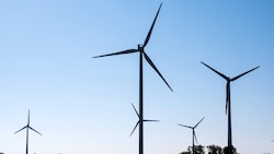 Drei geplante Windräder regen im Waldviertel ordentlich auf. Doch die Menge an Strom, die sie ...