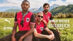 Unsere WM-Stars Alaba, Arnautovic und Grillitsch als Models für Österreichs Heim-Trikot.