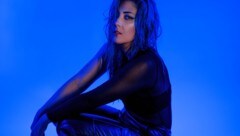 „Too Young To Feel Old, Too Old To Feel Young“: So heißt die neue EP der sympathischen Sängerin ...