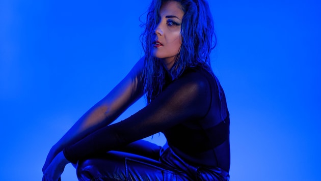 „Too Young To Feel Old, Too Old To Feel Young“: So heißt die neue EP der sympathischen Sängerin ...